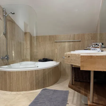 Apartamento Piso-lechuza Elviria 2 Bedrooms 4 Guests Penthouse-maisonette In Elviria-marbella- Urb Jardines De Santa Maria Golf