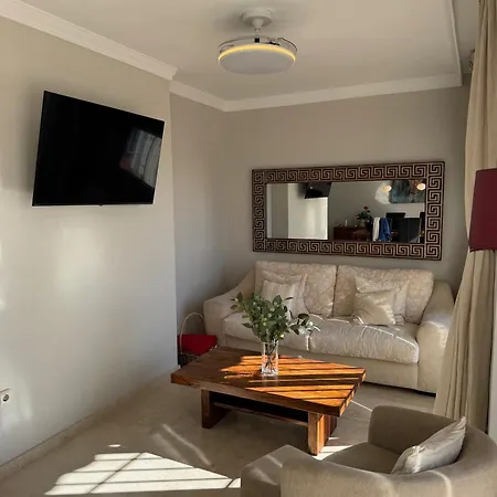 Piso-lechuza Elviria 2 Bedrooms 4 Guests Penthouse-maisonette In Elviria-marbella- Urb Jardines De Santa Maria Golf Appartement Marbella