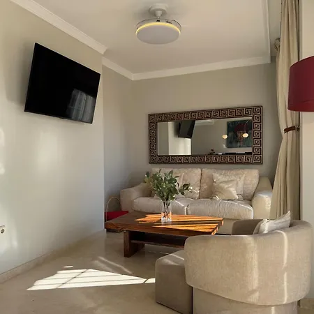 Piso-lechuza Elviria 2 Bedrooms 4 Guests Penthouse-maisonette In Elviria-marbella- Urb Jardines De Santa Maria Golf *