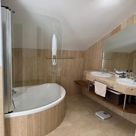 Piso-lechuza Elviria 2 Bedrooms 4 Guests Penthouse-maisonette In Elviria-marbella- Urb Jardines De Santa Maria Golf * Marbella