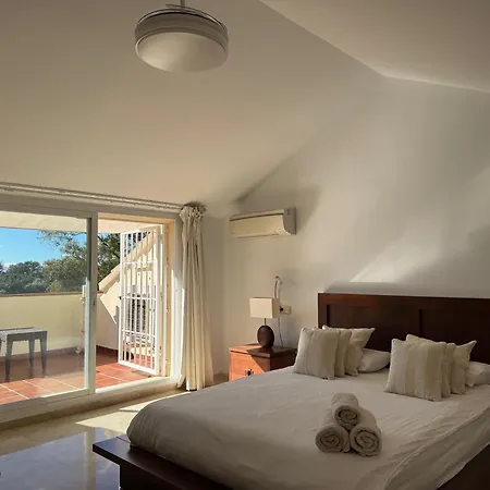 Piso-lechuza Elviria 2 Bedrooms 4 Guests Penthouse-maisonette In Elviria-marbella- Urb Jardines De Santa Maria Golf