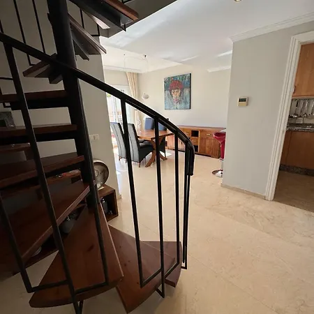 Piso-lechuza Elviria 2 Bedrooms 4 Guests Penthouse-maisonette In Elviria-marbella- Urb Jardines De Santa Maria Golf