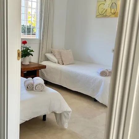 Piso-lechuza Elviria 2 Bedrooms 4 Guests Penthouse-maisonette In Elviria-marbella- Urb Jardines De Santa Maria Golf Appartement Marbella