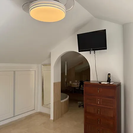 Appartement Piso-lechuza Elviria 2 Bedrooms 4 Guests Penthouse-maisonette In Elviria-marbella- Urb Jardines De Santa Maria Golf