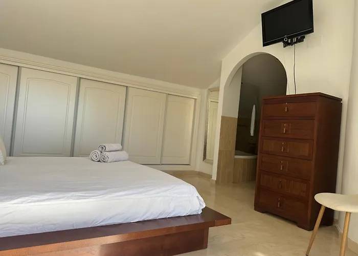 Apartmán Piso-lechuza Elviria 2 Bedrooms 4 Guests Penthouse-maisonette In Elviria-marbella- Urb Jardines De Santa Maria Golf