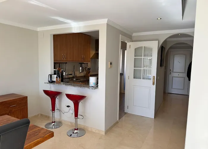 Apartmán Piso-lechuza Elviria 2 Bedrooms 4 Guests Penthouse-maisonette In Elviria-marbella- Urb Jardines De Santa Maria Golf *