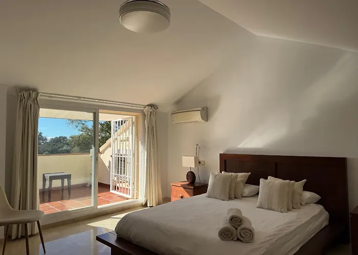 Piso-lechuza Elviria 2 Bedrooms 4 Guests Penthouse-maisonette In Elviria-marbella- Urb Jardines De Santa Maria Golf