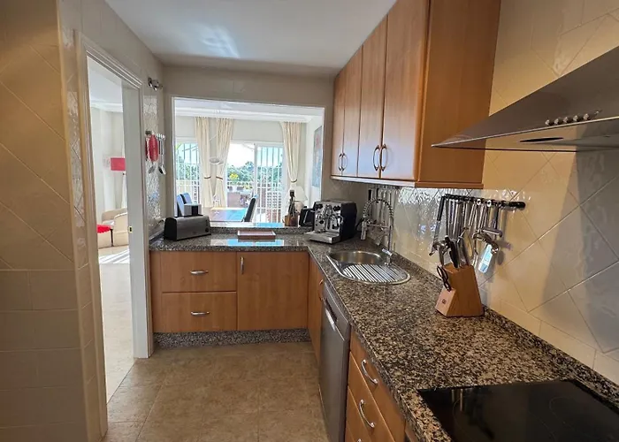 Piso-lechuza Elviria 2 Bedrooms 4 Guests Penthouse-maisonette In Elviria-marbella- Urb Jardines De Santa Maria Golf Appartement *