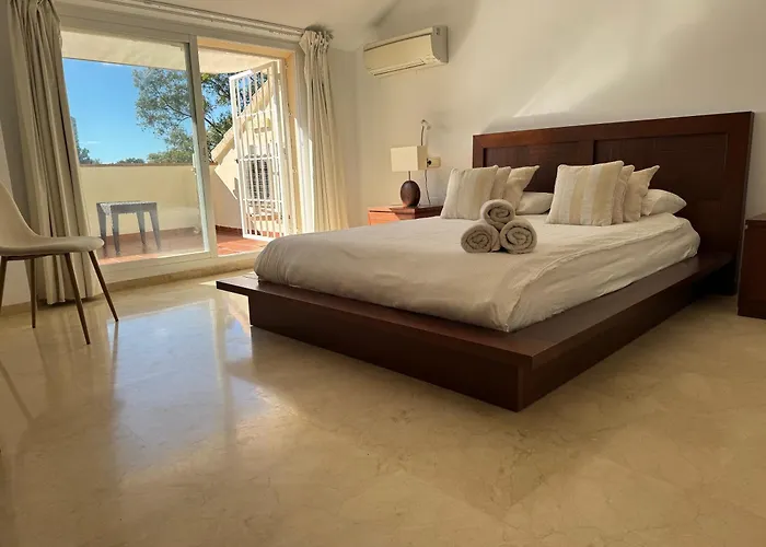 Piso-lechuza Elviria 2 Bedrooms 4 Guests Penthouse-maisonette In Elviria-marbella- Urb Jardines De Santa Maria Golf Marbella