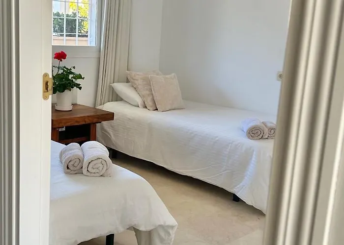 Piso-lechuza Elviria 2 Bedrooms 4 Guests Penthouse-maisonette In Elviria-marbella- Urb Jardines De Santa Maria Golf Appartement Marbellac