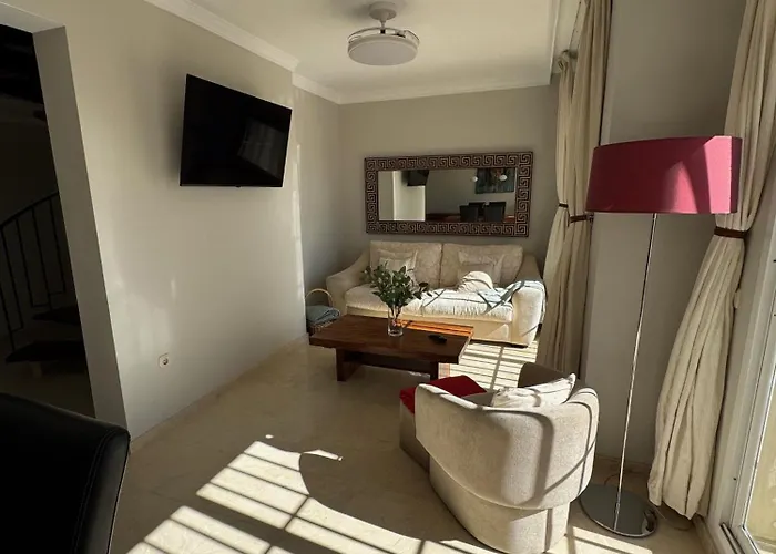 Appartement Piso-lechuza Elviria 2 Bedrooms 4 Guests Penthouse-maisonette In Elviria-marbella- Urb Jardines De Santa Maria Golf Marbellac