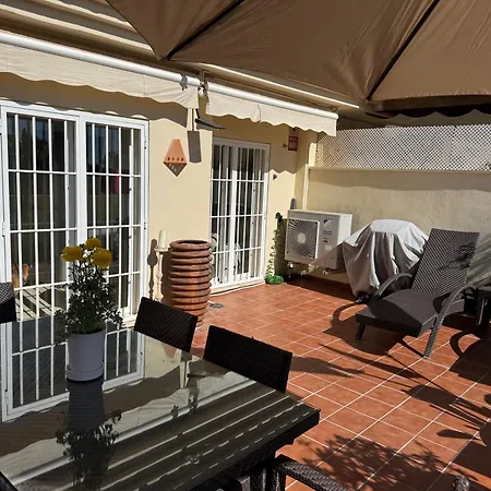 Piso-lechuza Elviria 2 Bedrooms 4 Guests Penthouse-maisonette In Elviria-marbella- Urb Jardines De Santa Maria Golf 아파트 마르베야