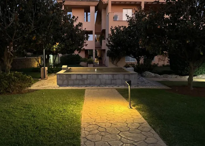 Piso-lechuza Elviria 2 Bedrooms 4 Guests Penthouse-maisonette In Elviria-marbella- Urb Jardines De Santa Maria Golf * 마르베야