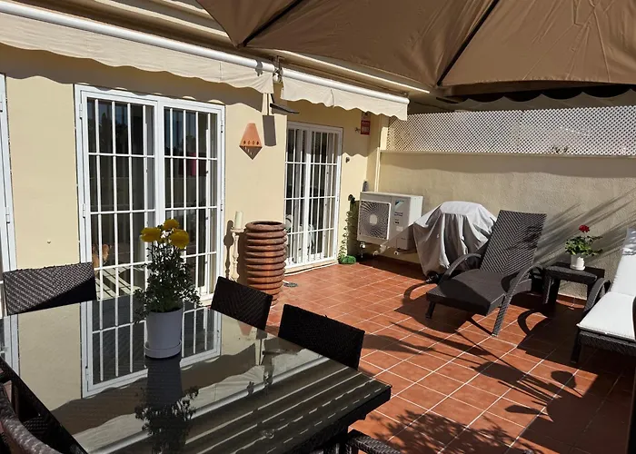 Piso-lechuza Elviria 2 Bedrooms 4 Guests Penthouse-maisonette In Elviria-marbella- Urb Jardines De Santa Maria Golf 아파트 마르베야