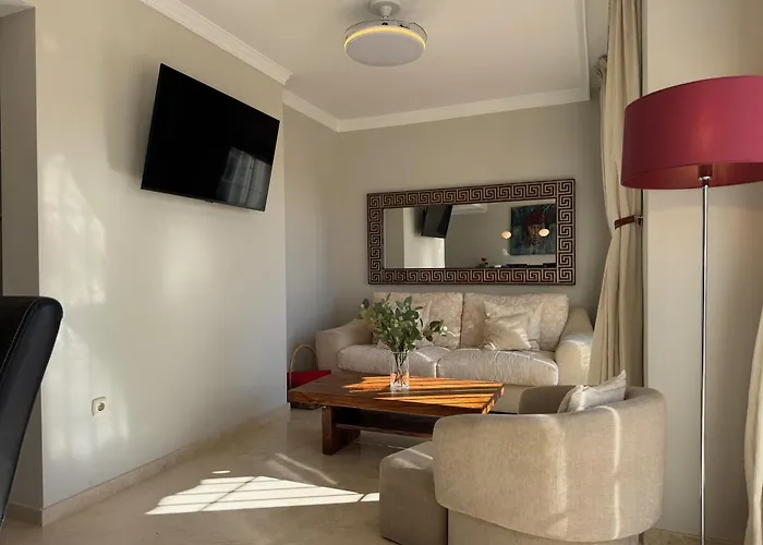 Piso-lechuza Elviria 2 Bedrooms 4 Guests Penthouse-maisonette In Elviria-marbella- Urb Jardines De Santa Maria Golf *