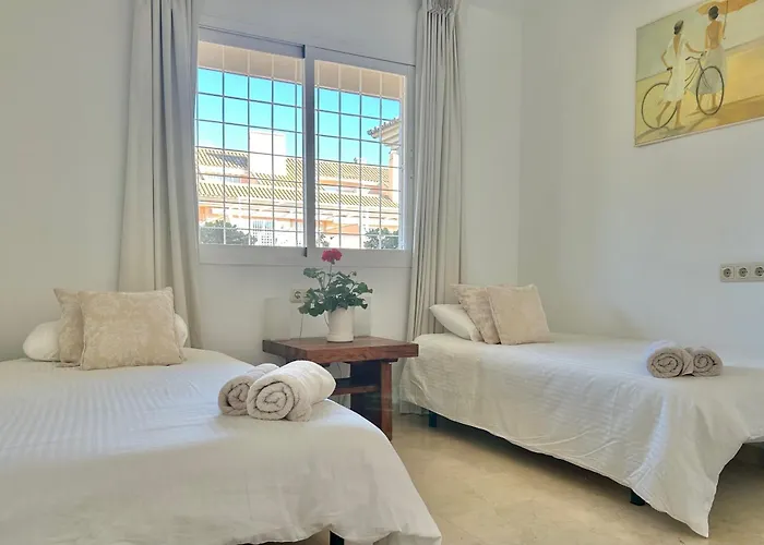 아파트 Piso-lechuza Elviria 2 Bedrooms 4 Guests Penthouse-maisonette In Elviria-marbella- Urb Jardines De Santa Maria Golf *