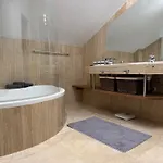 Piso-lechuza Elviria 2 Bedrooms 4 Guests Penthouse-maisonette In Elviria-marbella- Urb Jardines De Santa Maria Golf Appartement