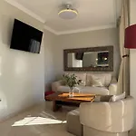 Piso-lechuza Elviria 2 Bedrooms 4 Guests Penthouse-maisonette In Elviria-marbella- Urb Jardines De Santa Maria Golf *