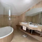 Piso-lechuza Elviria 2 Bedrooms 4 Guests Penthouse-maisonette In Elviria-marbella- Urb Jardines De Santa Maria Golf Appartement *