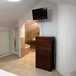 Piso-lechuza Elviria 2 Bedrooms 4 Guests Penthouse-maisonette In Elviria-marbella- Urb Jardines De Santa Maria Golf *