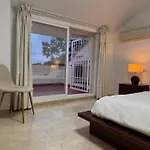 Piso-lechuza Elviria 2 Bedrooms 4 Guests Penthouse-maisonette In Elviria-marbella- Urb Jardines De Santa Maria Golf Appartement
