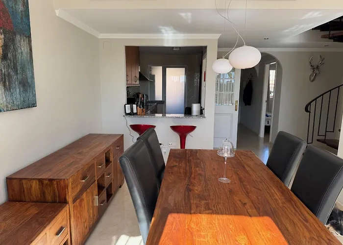 Piso-lechuza Elviria 2 Bedrooms 4 Guests Penthouse-maisonette In Elviria-marbella- Urb Jardines De Santa Maria Golf *
