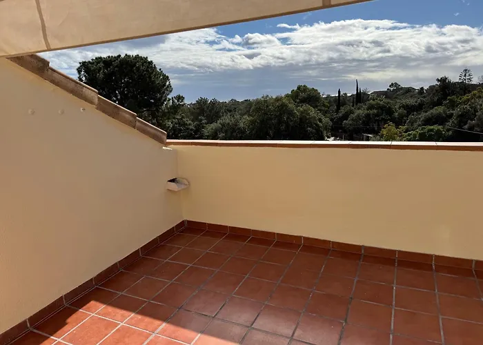 Piso-lechuza Elviria 2 Bedrooms 4 Guests Penthouse-maisonette In Elviria-marbella- Urb Jardines De Santa Maria Golf Marbella
